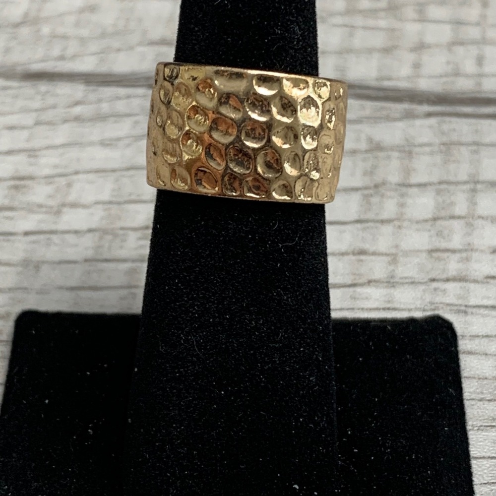 Gold Tone Hammered Wide Band Cigar Ring Textured Statement Jewelry Size 6.75
